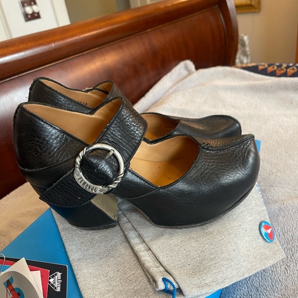 Women's Black Leather Mary Jane Shoes - Picture 2 of 12